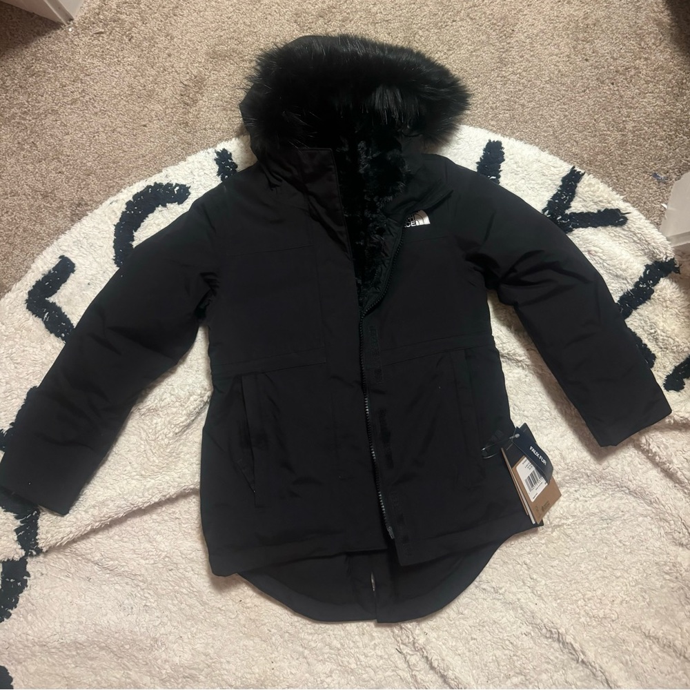 NWT- KIDS THE NORTH FACE ARCTIC PARKA- SIZE 6 (xs)